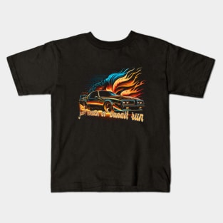 "Watch Ol' Bandit Run" - Artistic Design Featuring a 1977 Pontiac Trans Am Kids T-Shirt